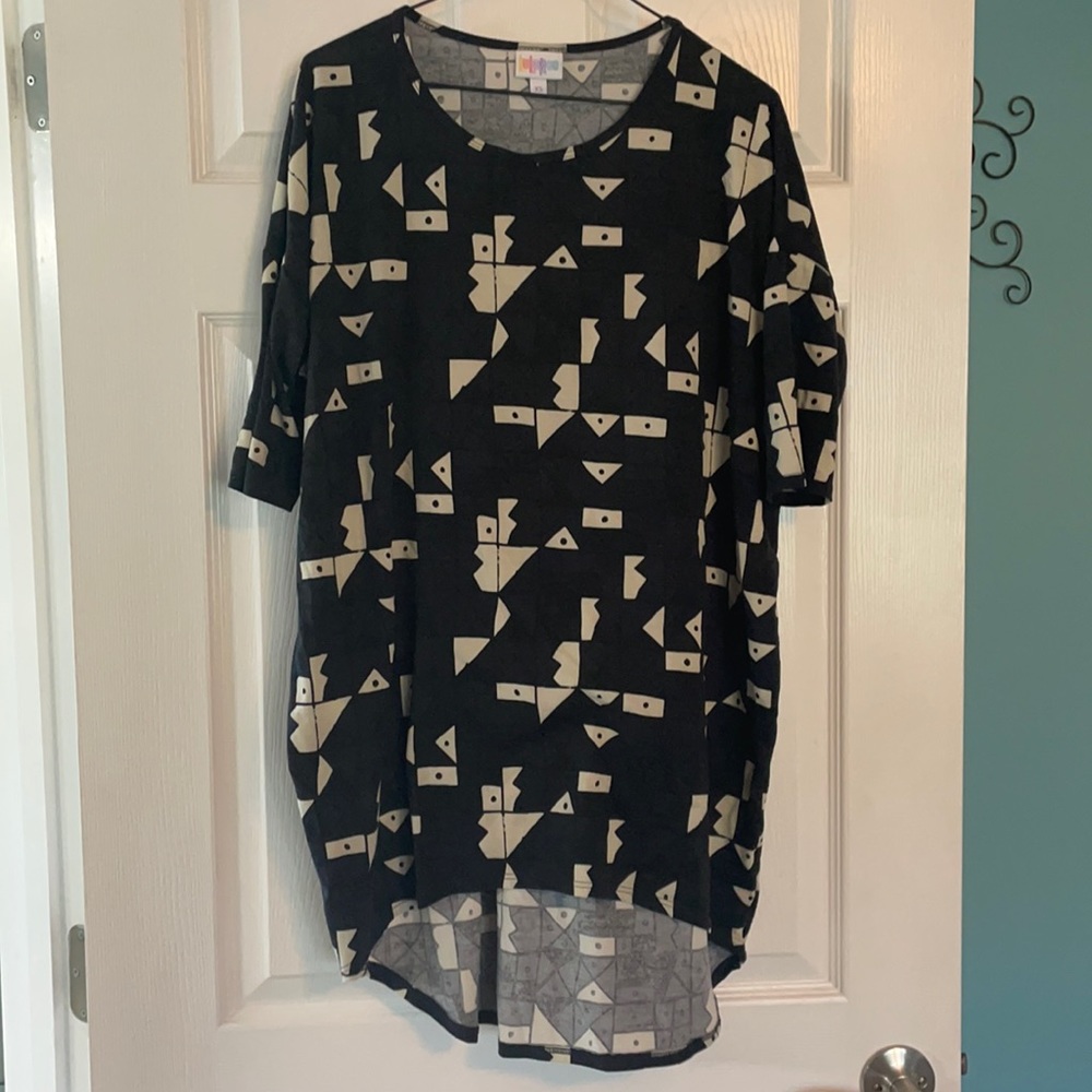 LuLa Roe XS Irma geometric print